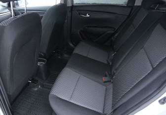 Подержанный автомобиль Kia Rio Sedan 2018 года (14 фото)