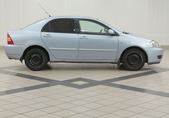 Подержанный автомобиль Toyota Corolla Sedan 2006 года (5 фото)