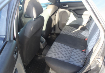Подержанный автомобиль Ford Focus Sedan 2009 года (12 фото)