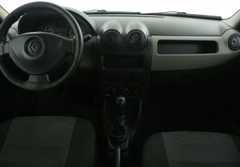 Подержанный автомобиль Renault Logan Sedan 2013 года (12 фото)