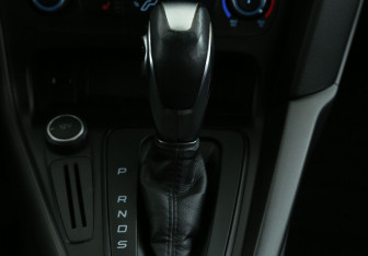 Подержанный автомобиль Ford Focus Hatchback 2017 года (15 фото)