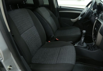 Подержанный автомобиль Renault Duster 2015 года (10 фото)