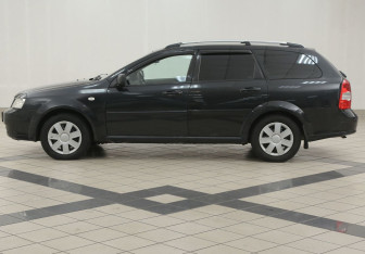 Подержанный автомобиль Chevrolet Lacetti Wagon 2010 года (7 фото)