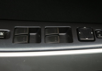 Подержанный автомобиль Mazda CX-7 2007 года (17 фото)