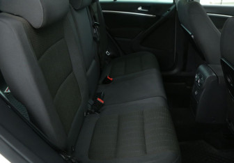 Подержанный автомобиль Volkswagen Tiguan 2012 года (11 фото)