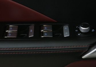Подержанный автомобиль Geely Coolray 2023 года (18 фото)