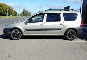 Подержанный автомобиль LADA (ВАЗ) Largus Wagon 2013 года (8 фото)