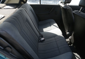Подержанный автомобиль Volkswagen Golf Hatchback 1990 года (11 фото)