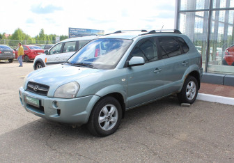 Подержанный автомобиль Hyundai Tucson 2006 года (3 фото)