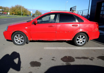 Подержанный автомобиль Chevrolet Lacetti Sedan 2007 года (8 фото)