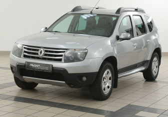 Подержанный автомобиль Renault Duster 2012 года (8 фото)