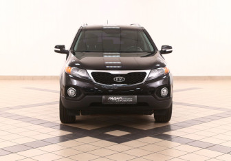 Подержанный автомобиль Kia Sorento 2012 года (3 фото)