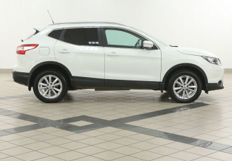 Подержанный автомобиль Nissan Qashqai 2014 года (5 фото)
