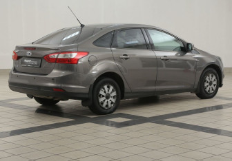 Подержанный автомобиль Ford Focus Sedan 2012 года (4 фото)