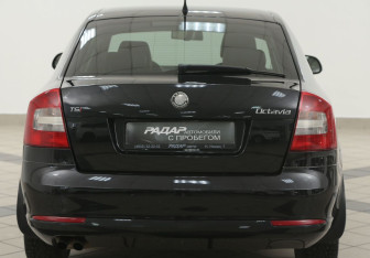 Подержанный автомобиль Skoda Octavia Liftback 2010 года (3 фото)