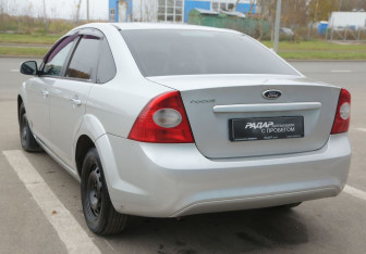 Подержанный автомобиль Ford Focus Sedan 2011 года (4 фото)