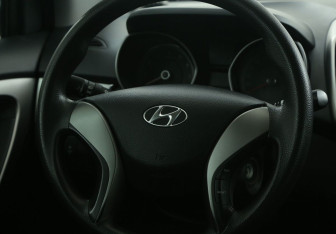 Подержанный автомобиль Hyundai i30 Hatchback 2013 года (16 фото)