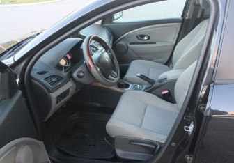 Подержанный автомобиль Renault Megane Wagon 2009 года (10 фото)