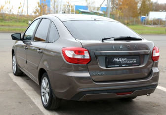 Подержанный автомобиль LADA (ВАЗ) Granta Liftback 2018 года (4 фото)