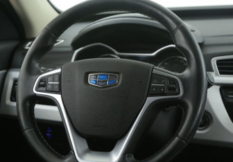 Подержанный автомобиль Geely Atlas 2018 года (15 фото)