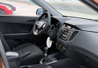 Подержанный автомобиль Hyundai Creta 2017 года (8 фото)