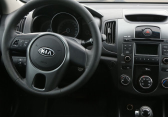 Подержанный автомобиль Kia Cerato Sedan 2011 года (14 фото)