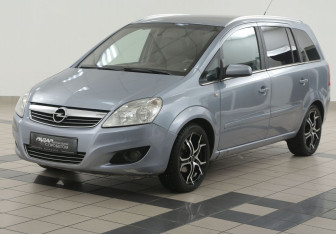 Подержанный автомобиль Opel Zafira Compactvan 2008 года (8 фото)