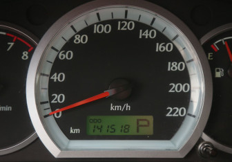 Подержанный автомобиль Daewoo Gentra Sedan 2014 года (18 фото)