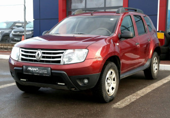 Подержанный автомобиль Renault Duster 2012 года (3 фото)