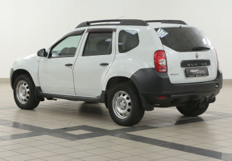 Подержанный автомобиль Renault Duster 2013 года (2 фото)