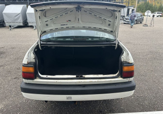 Подержанный автомобиль Volkswagen Passat Sedan 1989 года (15 фото)