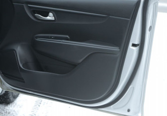 Подержанный автомобиль Kia Rio Sedan 2018 года (18 фото)