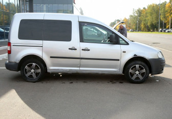 Подержанный автомобиль Volkswagen Caddy Compactvan 2007 года (7 фото)