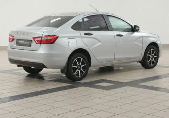 Подержанный автомобиль LADA (ВАЗ) Vesta Sedan 2016 года (4 фото)