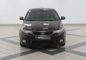 Подержанный автомобиль Kia Cerato Sedan 2011 года (2 фото)