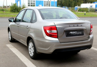 Подержанный автомобиль LADA (ВАЗ) Granta Sedan 2022 года (4 фото)