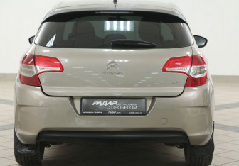 Подержанный автомобиль Citroen C4 Hatchback 2012 года (3 фото)