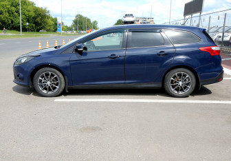Подержанный автомобиль Ford Focus Wagon 2012 года (8 фото)