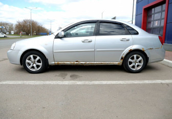 Подержанный автомобиль Chevrolet Lacetti Sedan 2007 года (8 фото)