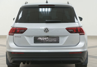 Подержанный автомобиль Volkswagen Tiguan 2019 года (3 фото)
