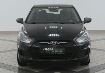 Подержанный автомобиль Hyundai Solaris Hatchback 2011 года (4 фото)