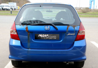 Подержанный автомобиль Honda Jazz 2008 года (5 фото)