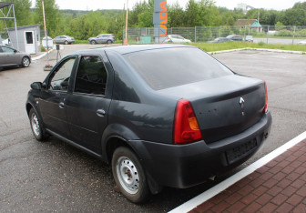 Подержанный автомобиль Renault Logan Sedan 2006 года (5 фото)