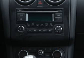 Подержанный автомобиль Nissan Qashqai 2012 года (13 фото)