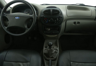 Подержанный автомобиль LADA (ВАЗ) Kalina Sedan 2010 года (12 фото)