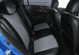 Подержанный автомобиль Kia Rio Hatchback 2018 года (12 фото)