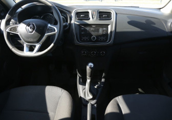 Подержанный автомобиль Renault Logan Sedan 2019 года (12 фото)