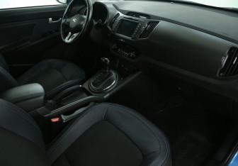 Подержанный автомобиль Kia Sportage 2013 года (9 фото)