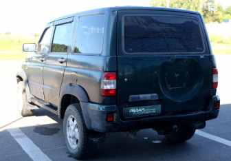 Подержанный автомобиль УАЗ 3162 Simbir 2005 года (4 фото)