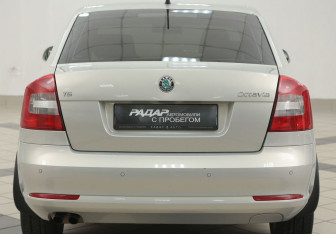 Подержанный автомобиль Skoda Octavia Liftback 2012 года (3 фото)